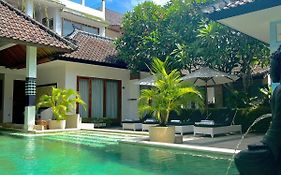 Villa Casablanca Surf Keramas